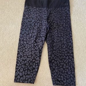 Victoria Secret PINK Leopard Crop Legging | Size M